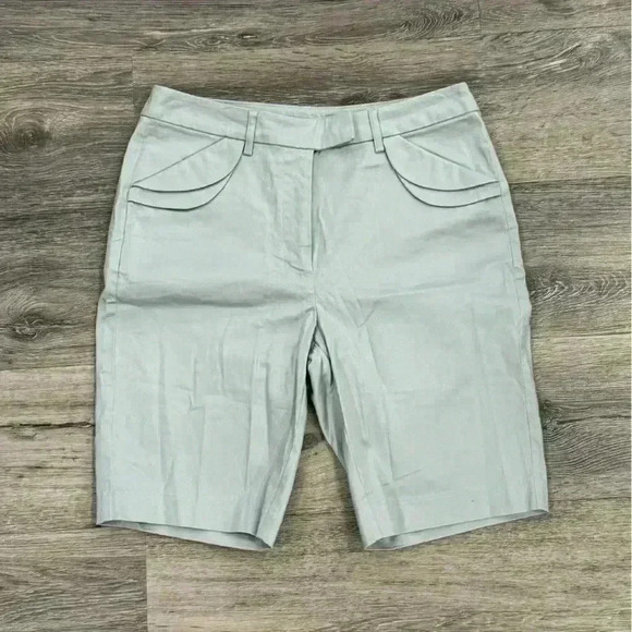 Simply Chloe Dao Grey Bermuda Shorts NWT Size 4 - Picture 1 of 4
